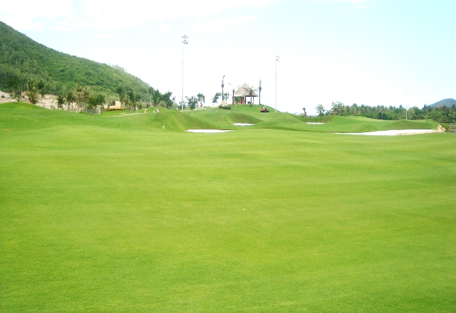 Diamond Bay Golf & Villas