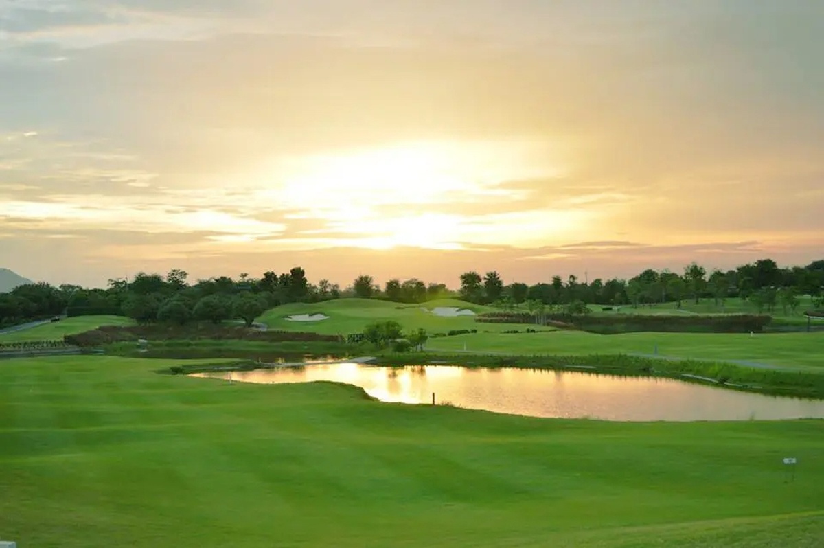 Rancho Charnvee Resort & Country Club