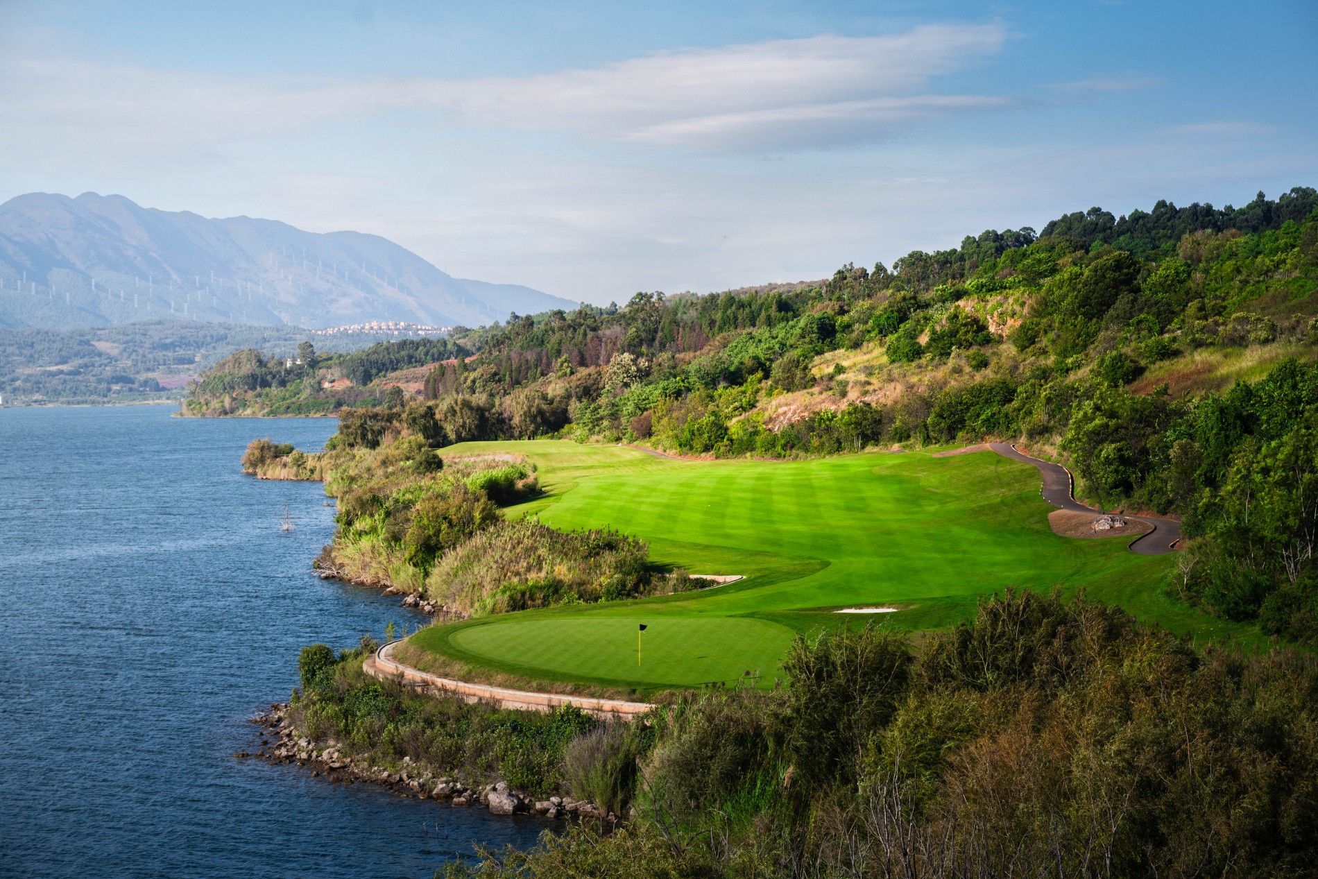 Kunming Golf Break - 4-Day China Golf Package in the Spring City