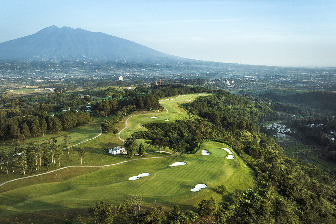 Bogor Highlands Golf Retreat - Scenic Fairways & Luxury Stays
