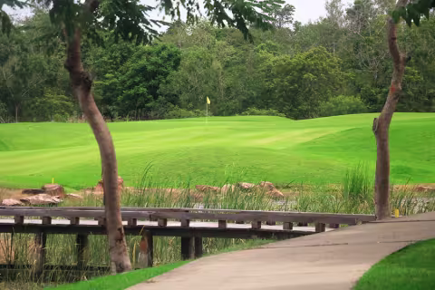 Lake View Resort & Golf Club