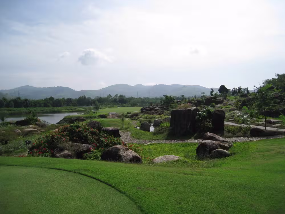 Barcelona Valley Golf Club, Lake Course (former St. Andrews 2000 Golf Club)