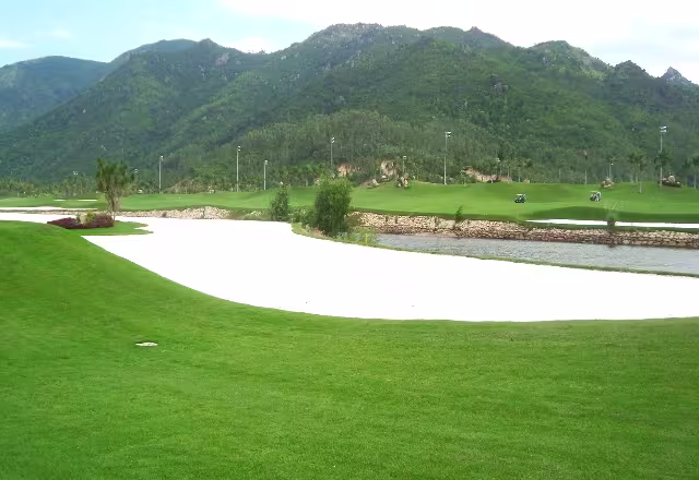 Diamond Bay Golf & Villas