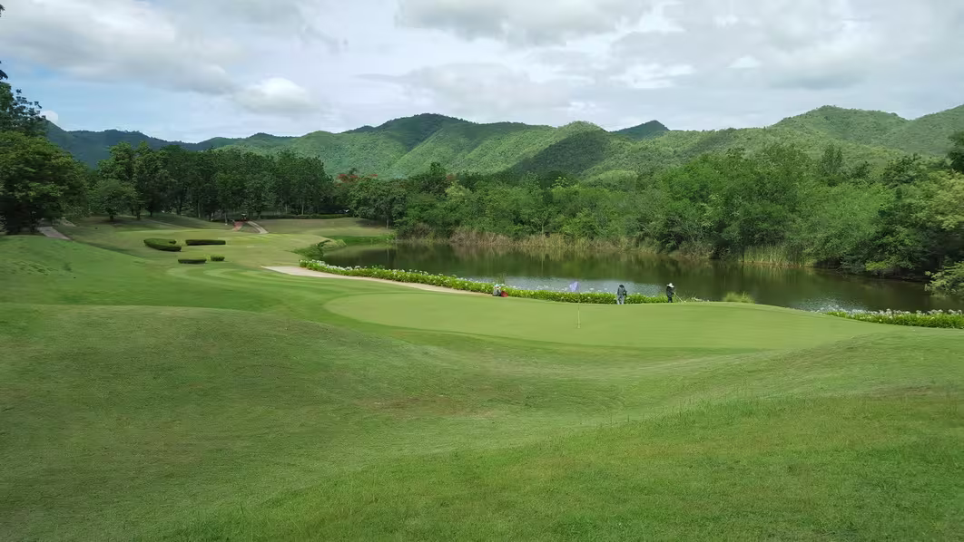 Dragon Hills Golf & Country Club