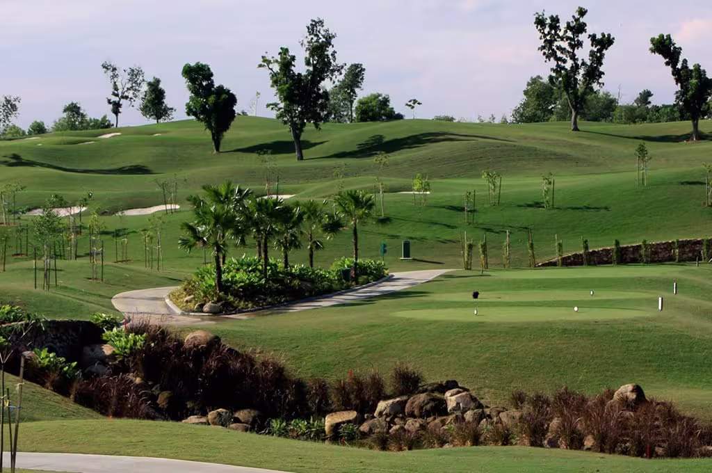 Saujana Golf & Country Club, Bunga Raya Course